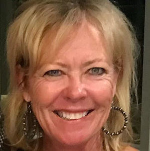 Meet your Posher, Debbie